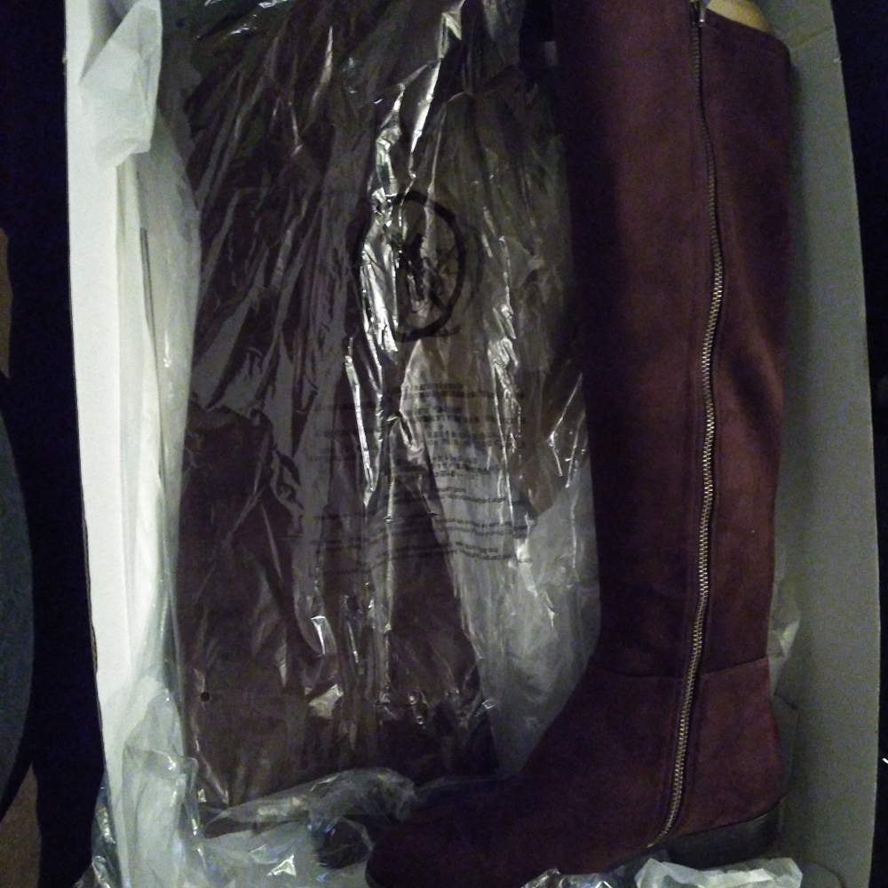 Knee high boots - Picture 2 of 2